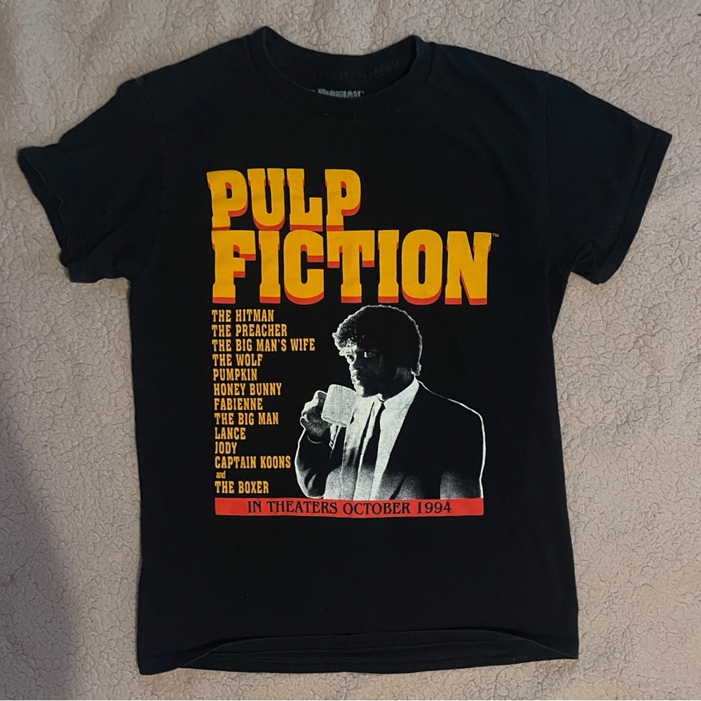Black Pulp Fiction graphic t-shirt